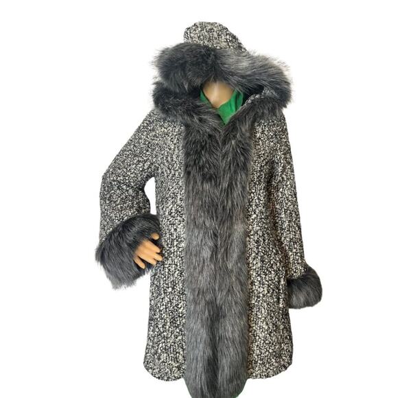 Vintage Women's Tre Sorelle Made in Italy Boucle' Wool Blend Faux Fur Trim Coat - Picture 3 of 10